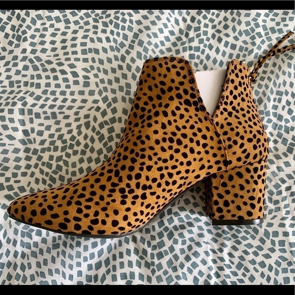 NIB Qupid Joann Low Cut Ankle Boots Leopard 8.5 - Picture 10 of 13